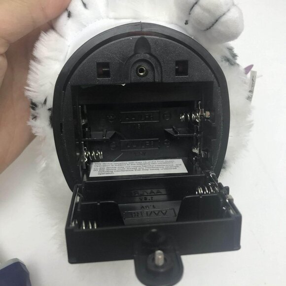 1998 VTG Tiger Electronics Furby Snow Leopard Dalmatian White Black Spots 70-800 - Picture 4 of 6